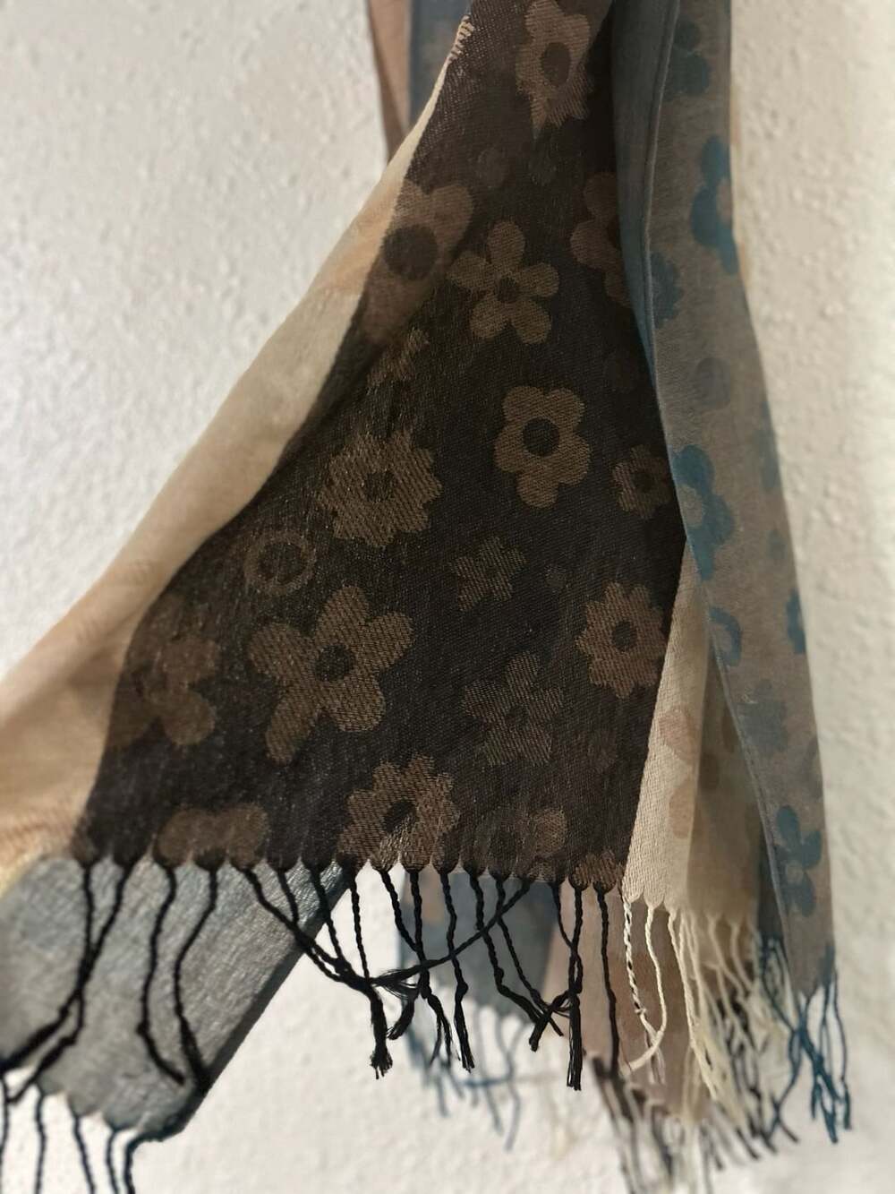100% Cashmere Multicolor Flower Print Scarf Shawl with Fringe - Picture 5 of 6